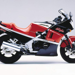 Kawasaki GPZ 400 R - Πλάγιο Σταντ